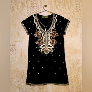 UNIQUE!!! NWT Rapsodia Black Embroidered V-Neck Dress Small